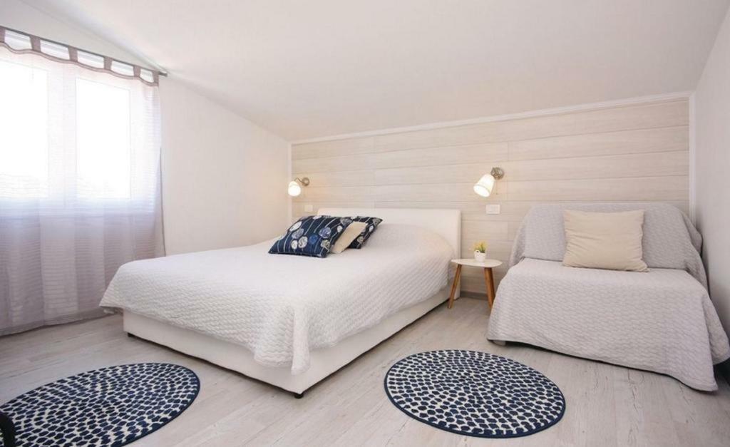 Apartmani Riva Рогозница Экстерьер фото