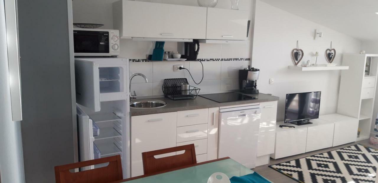 Apartmani Riva Рогозница Экстерьер фото